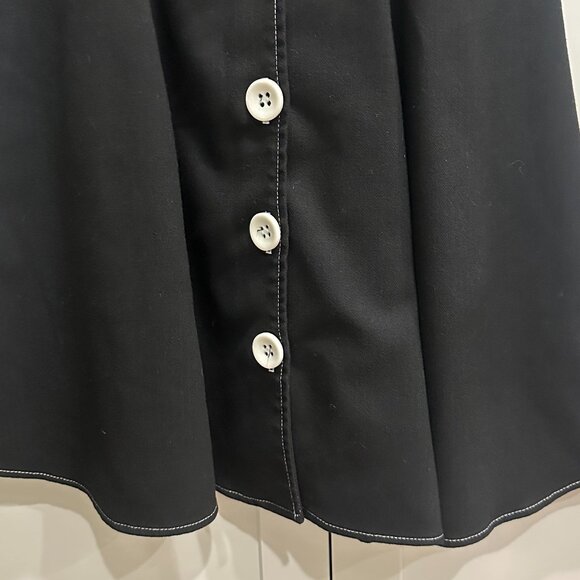 jeu illimite womens Black Dress with large ivory buttons - Picture 4 of 8